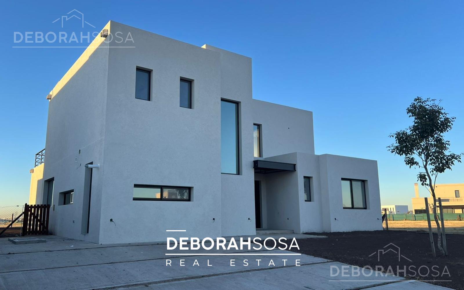 #5446978 | Venta | Casa | Puertos del Lago (Deborah Sosa)