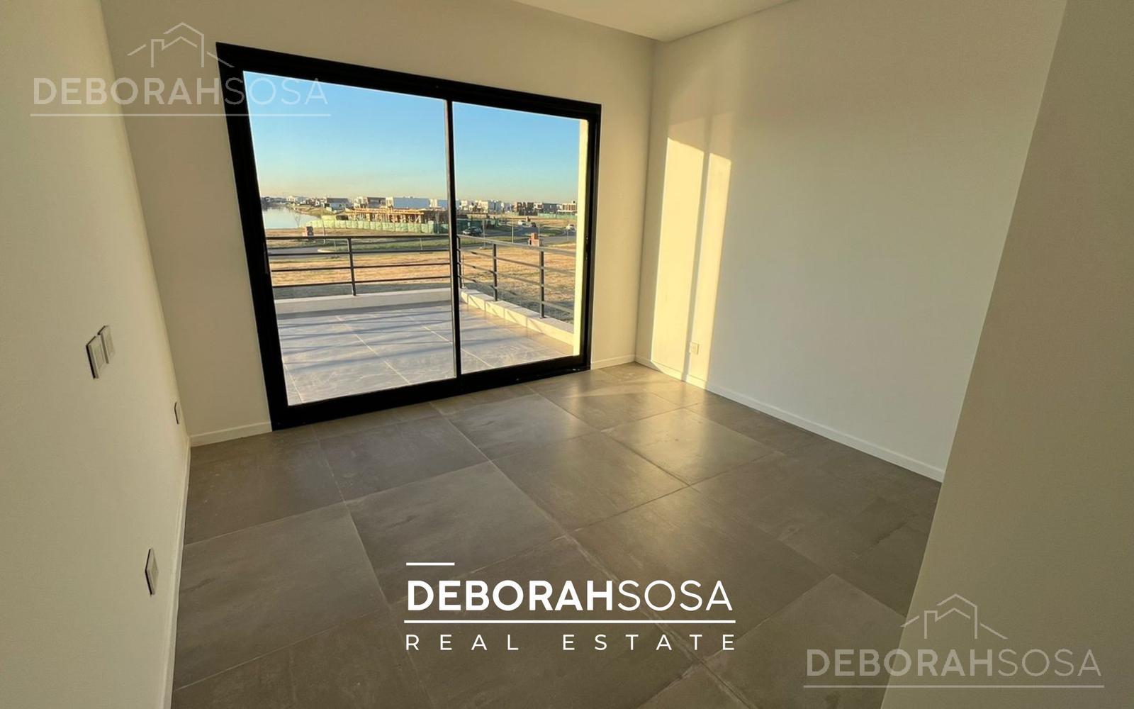 #5446978 | Venta | Casa | Puertos del Lago (Deborah Sosa)