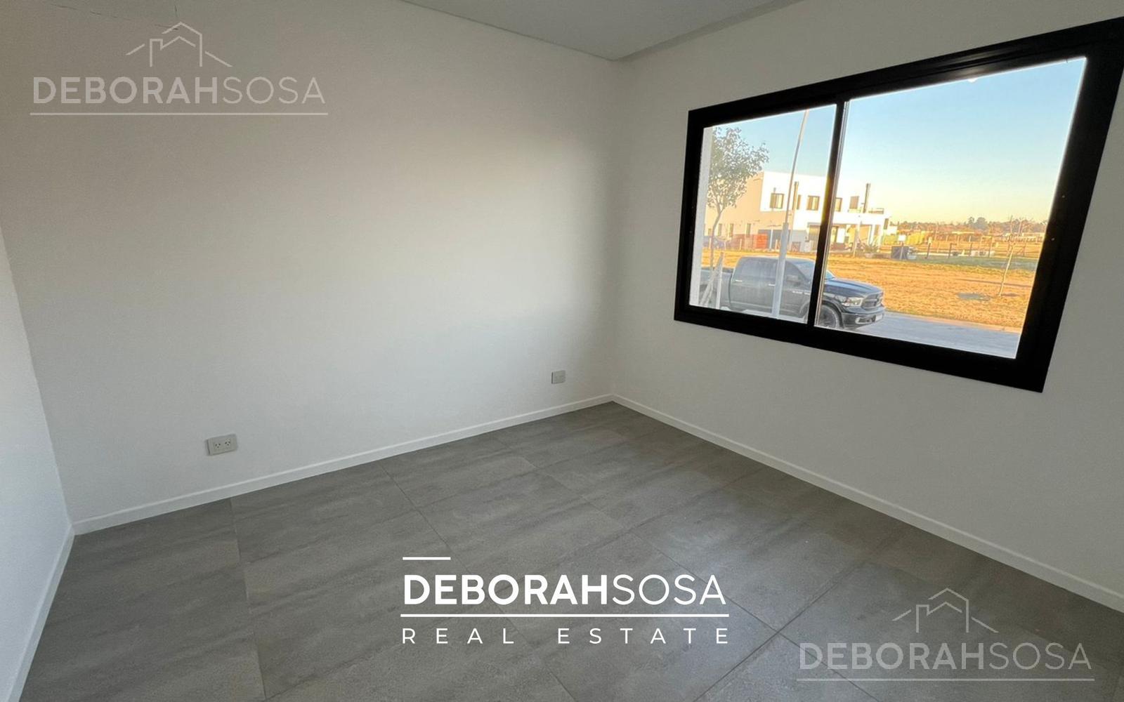 #5446978 | Venta | Casa | Puertos del Lago (Deborah Sosa)