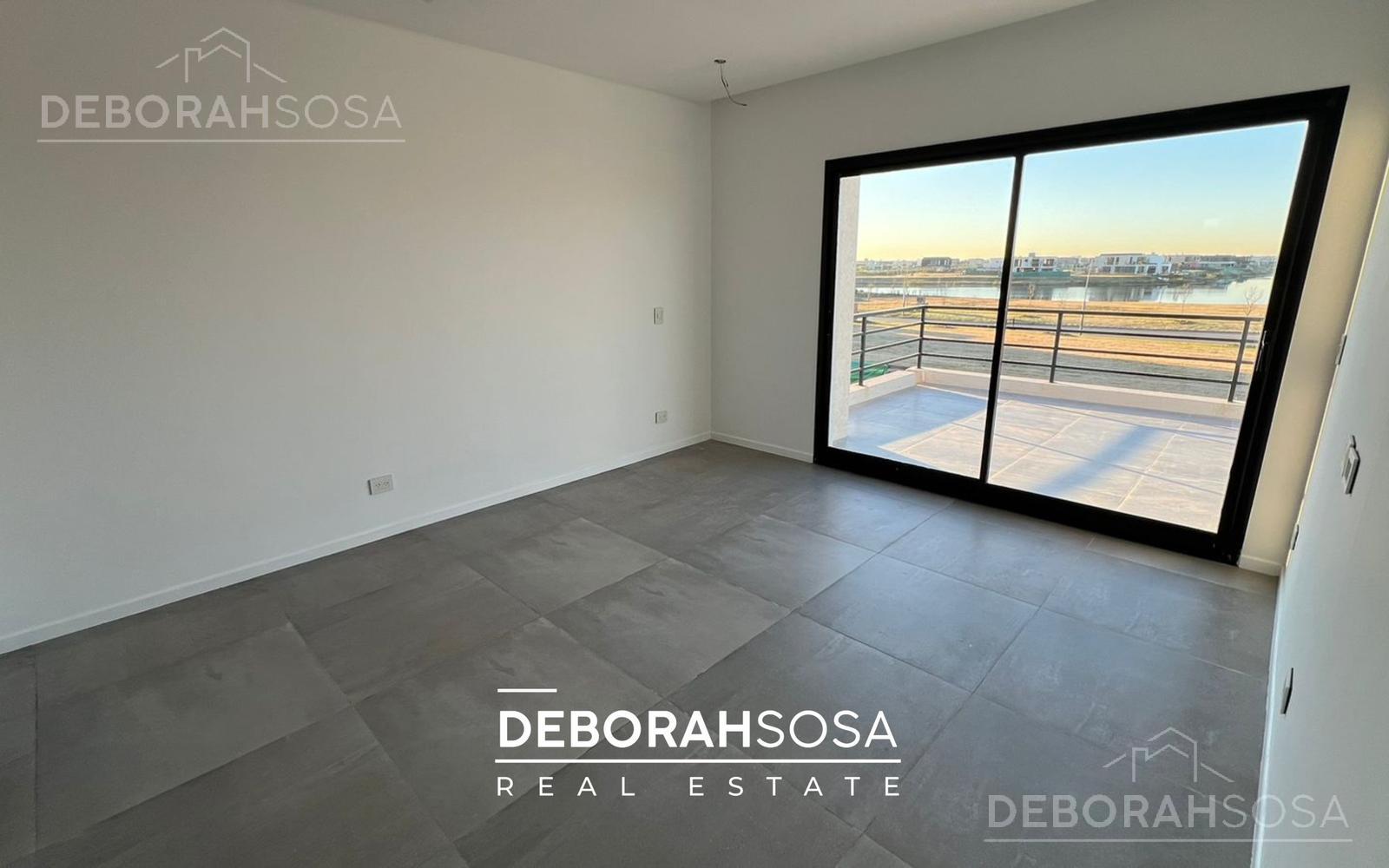 #5446978 | Venta | Casa | Puertos del Lago (Deborah Sosa)