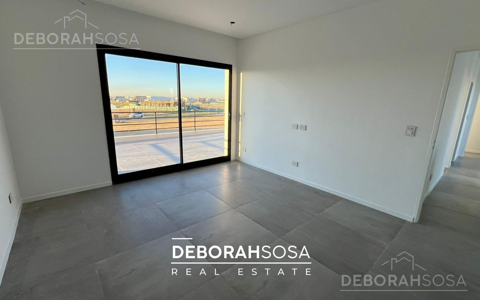 #5446978 | Venta | Casa | Puertos del Lago (Deborah Sosa)