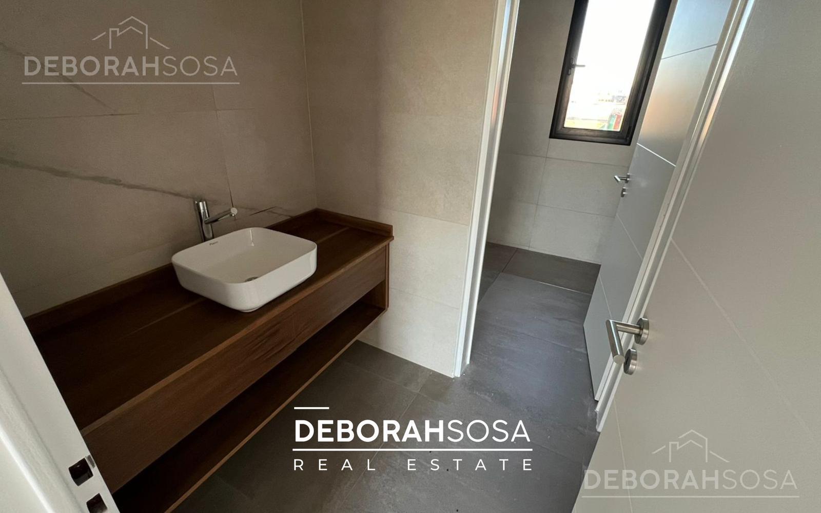 #5446978 | Venta | Casa | Puertos del Lago (Deborah Sosa)