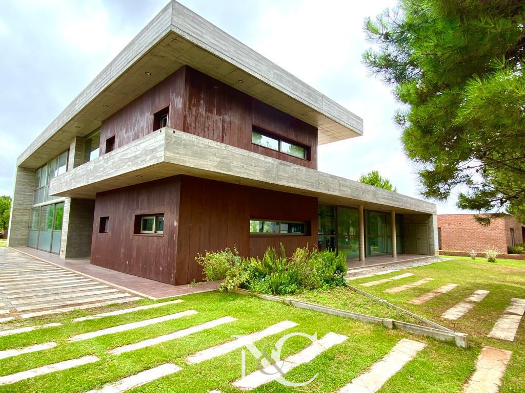 #4815355 | Sale | House | La Herradura (Gustavo Nogueira Real Estate)
