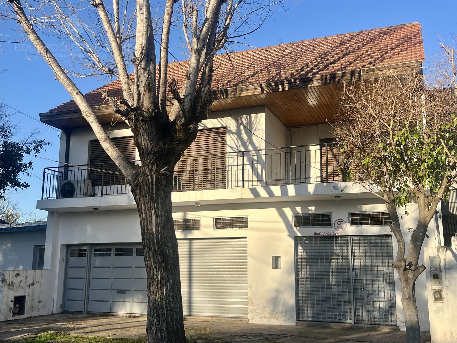 #5448530 | Venta | Casa | Lomas De Zamora (Eduardo Gandolfo - Negocios Inmobiliarios)