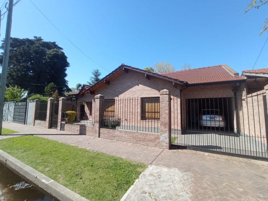 #5453921 | Venta | Casa | Burzaco (Toneguzzo Inmobiliaria)