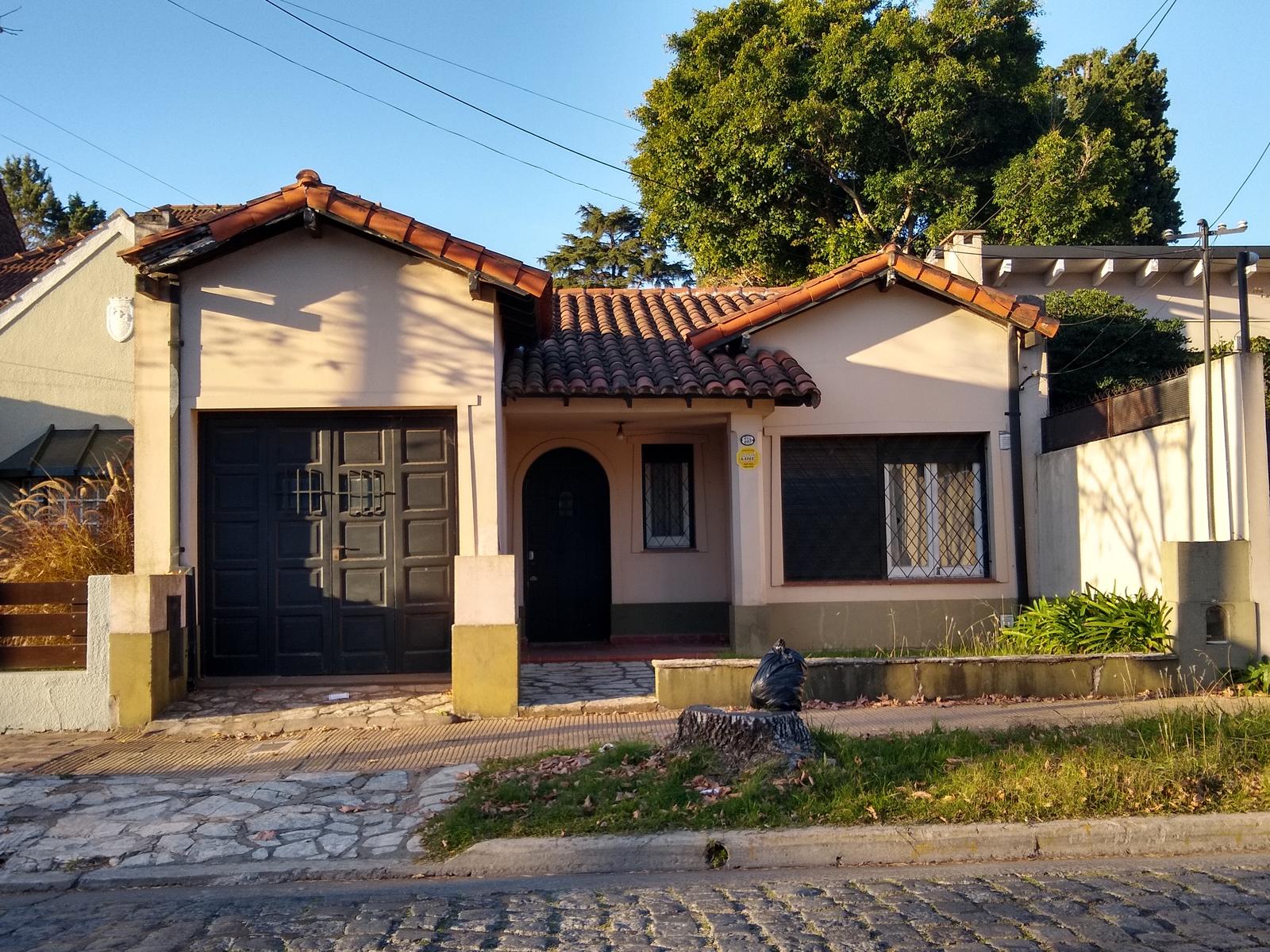 #5460141 | Venta | Casa | Adrogue (RAIMONDO PROPIEDADES)