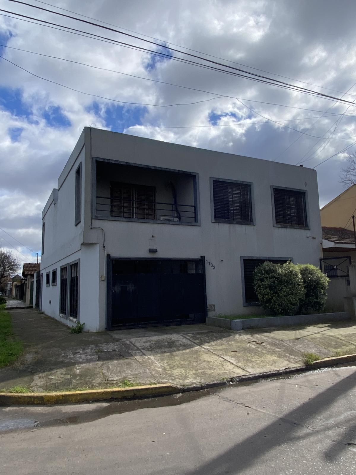 #5450523 | Venta | Casa | Temperley (Santilli Propiedades)