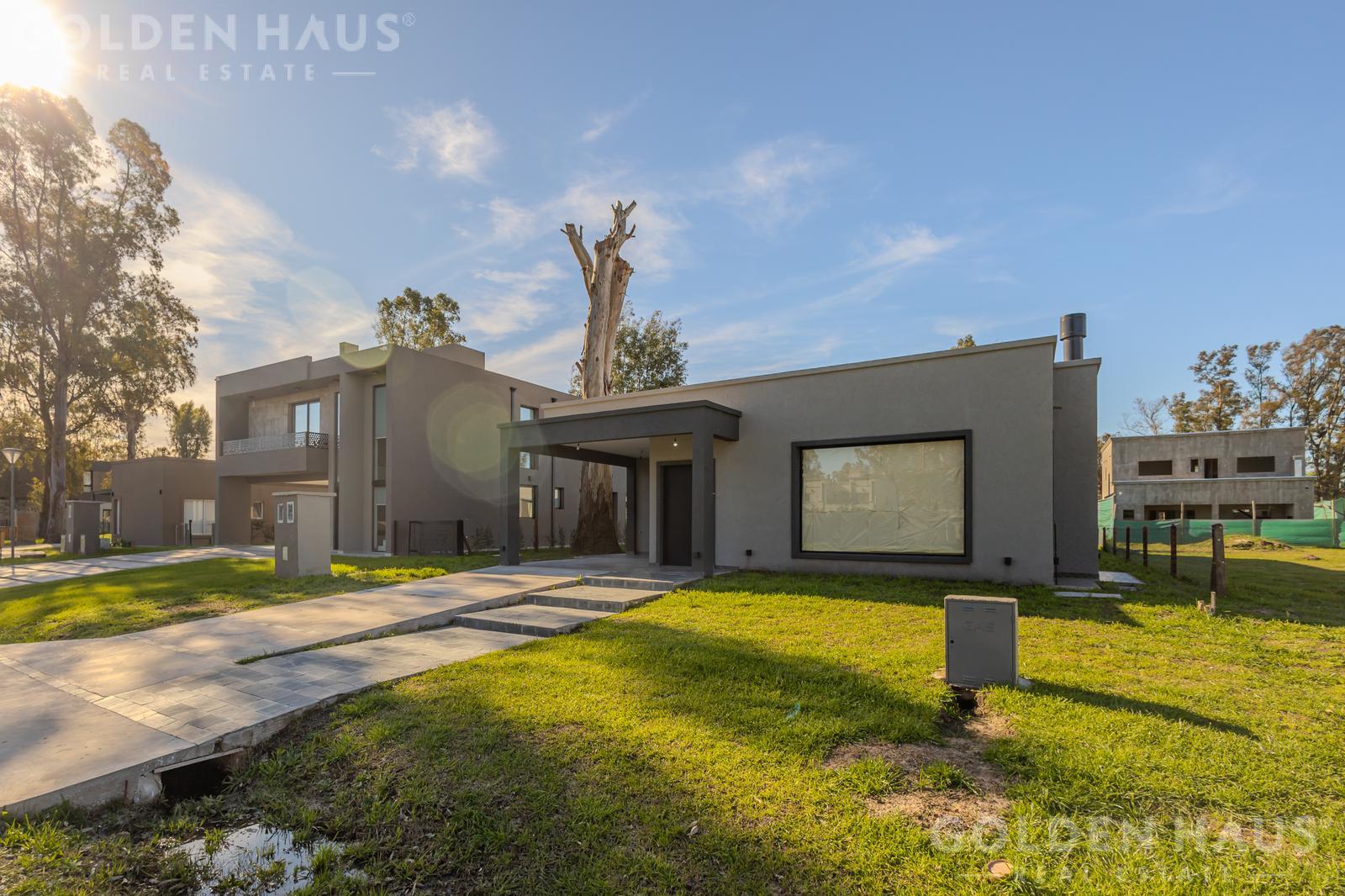 #5407602 | Venta | Casa | Francisco Alvarez ( GOLDEN HAUS)