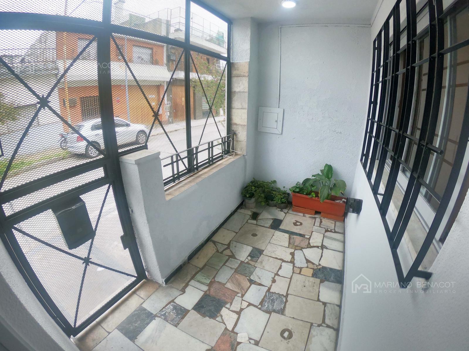 #5396079 | Alquiler | PH | Parque Chacabuco (Benacot Broker Inmobiliario)