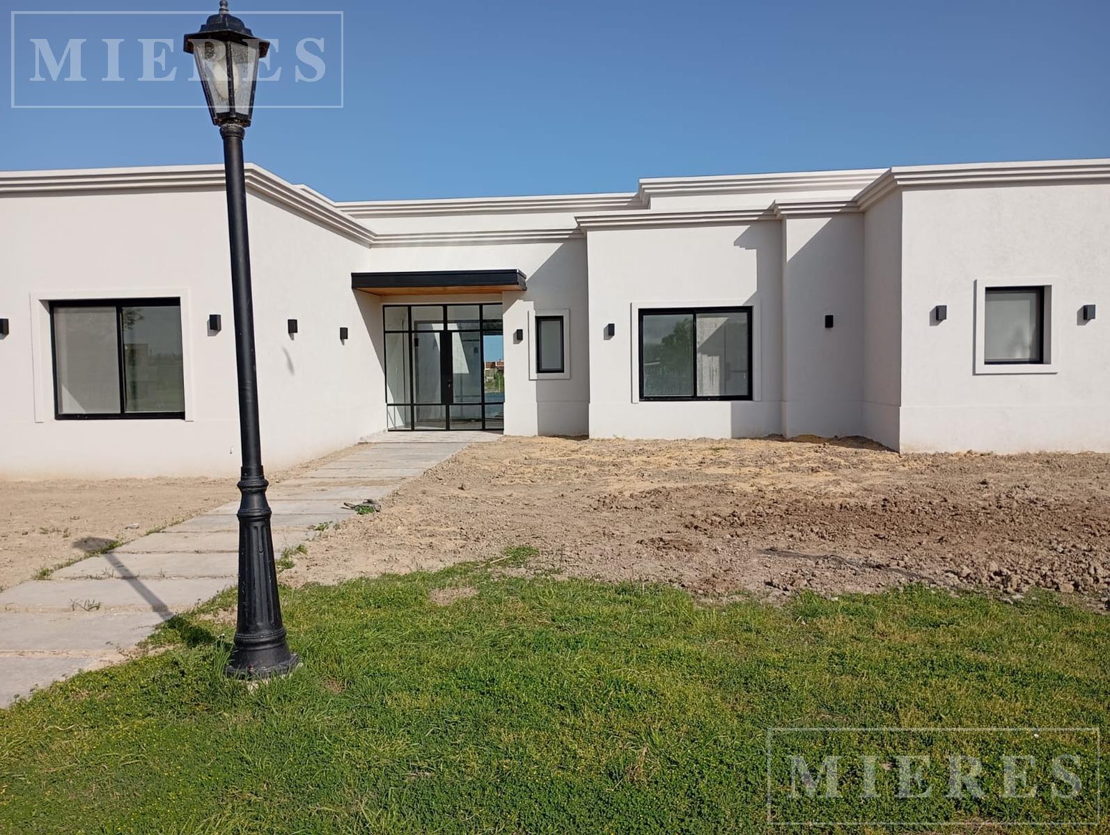 #5456851 | Venta | Casa | San Sebastian (Mieres Propiedades)