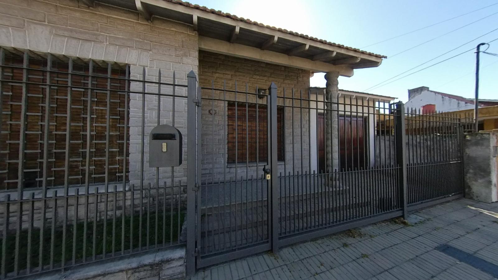 #5452075 | Venta | Casa | Lomas De Zamora (Baragli Negocios Inmobiliarios)