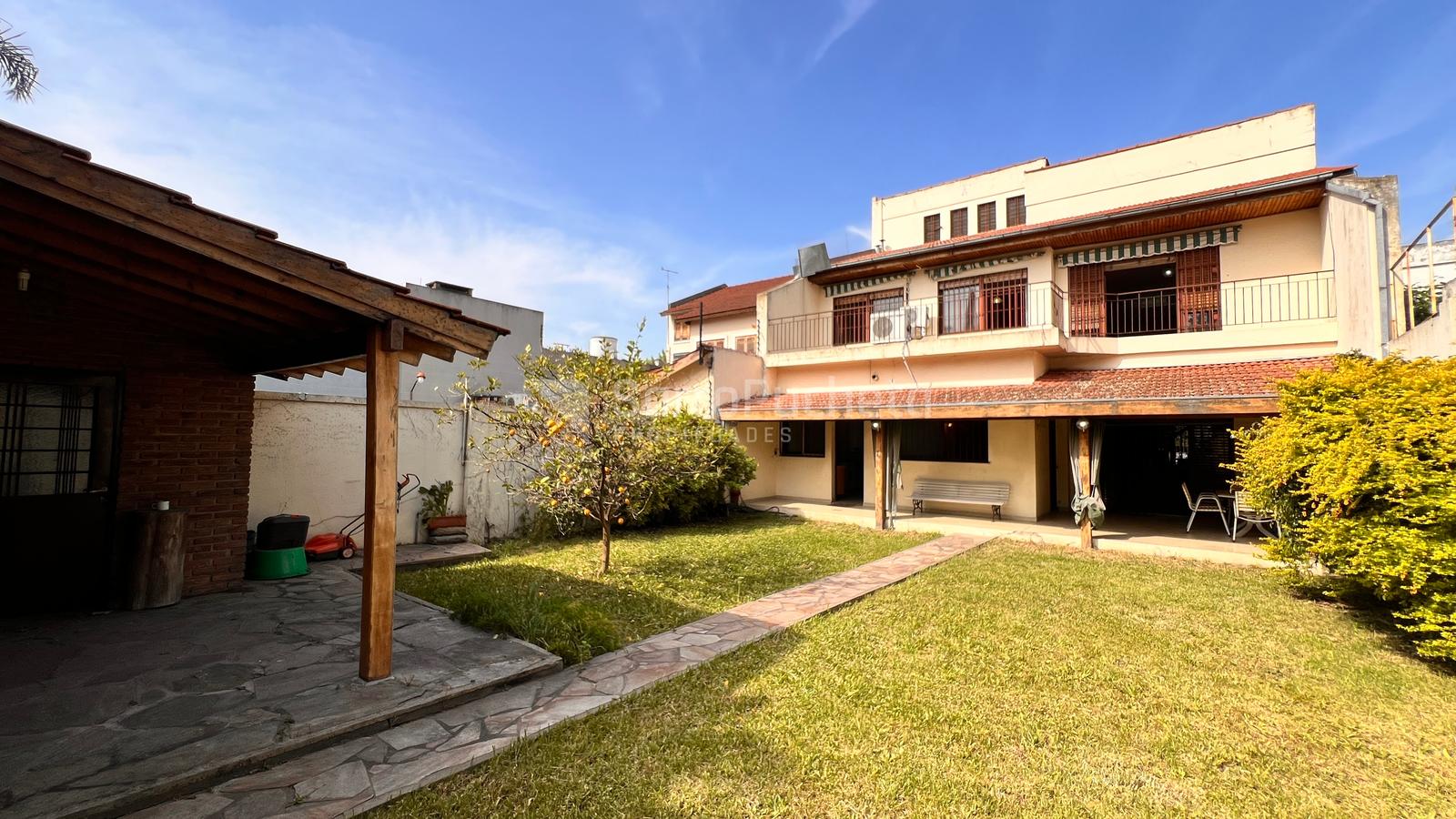 #5421713 | Sale | House | Villa Sarmiento (Sarro Pucheta Propiedades)