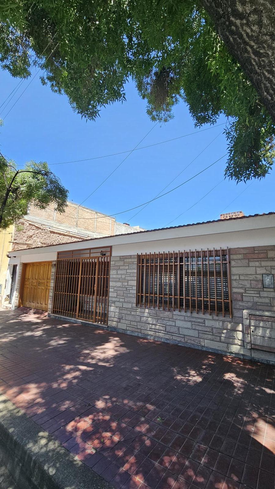 #5458392 | Alquiler | Casa | Mendoza (Fanny Cruz Negocios Inmobiliarios)