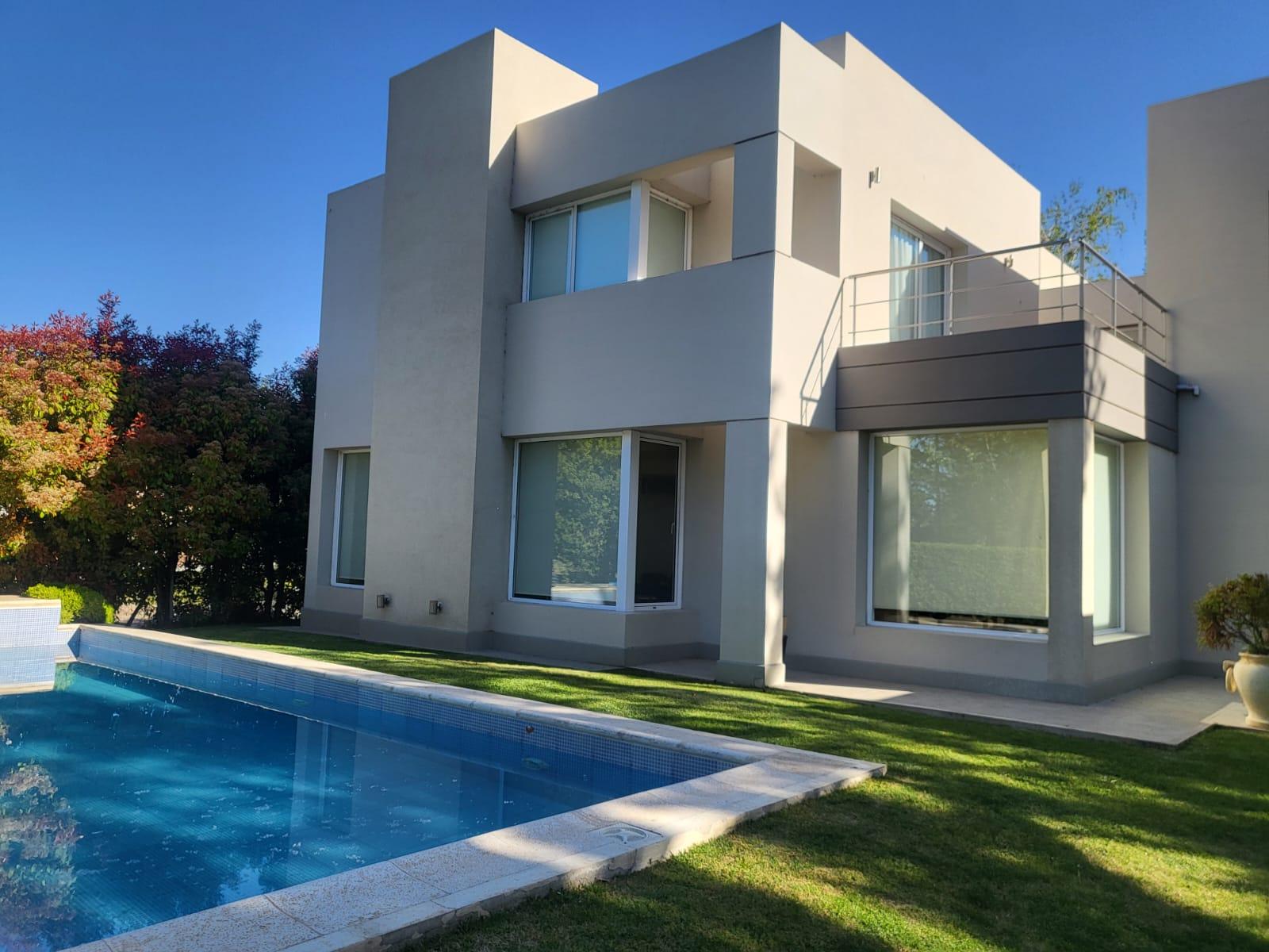 #5466988 | Venta | Casa | Neuquen (QUBO Servicios Inmobiliarios)