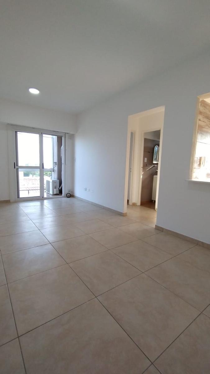 #5483532 | Alquiler | Departamento | Floresta (Colonna Propiedades)