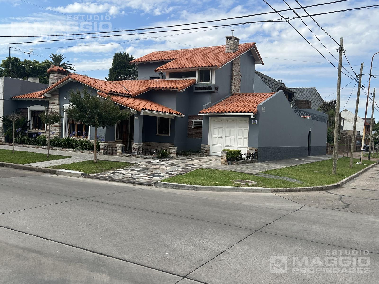 #5487726 | Venta | Casa | Ramos Mejia Sur (Estudio A. Maggio Propiedades)