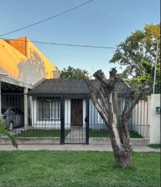 #5484587 | Venta | Casa | La Reja (Estudio Yacoub)