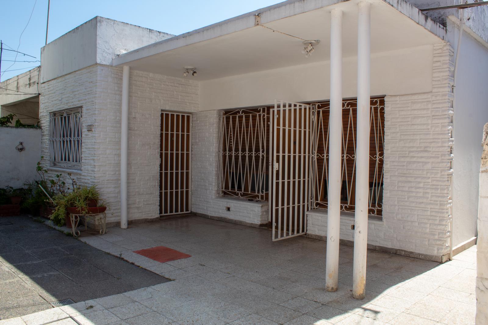 #5510203 | Venta | Casa | Libertad (Jose Luna Bienes Raices)