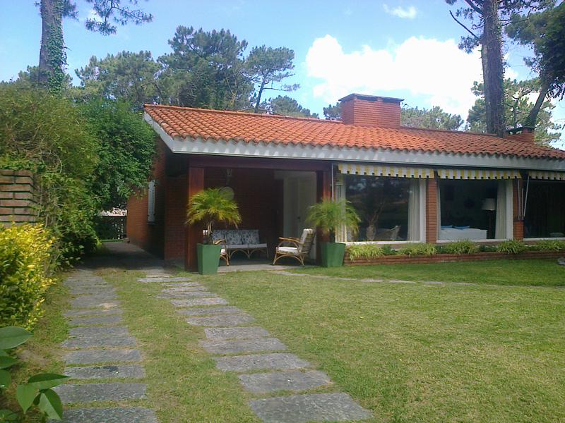 #4315806 | Temporary Rental | House | Playa Mansa (Emiliano Pedrozo)