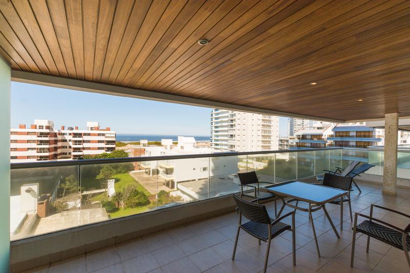 #3237786 | Temporary Rental | Apartment | Playa Brava (Emiliano Pedrozo)