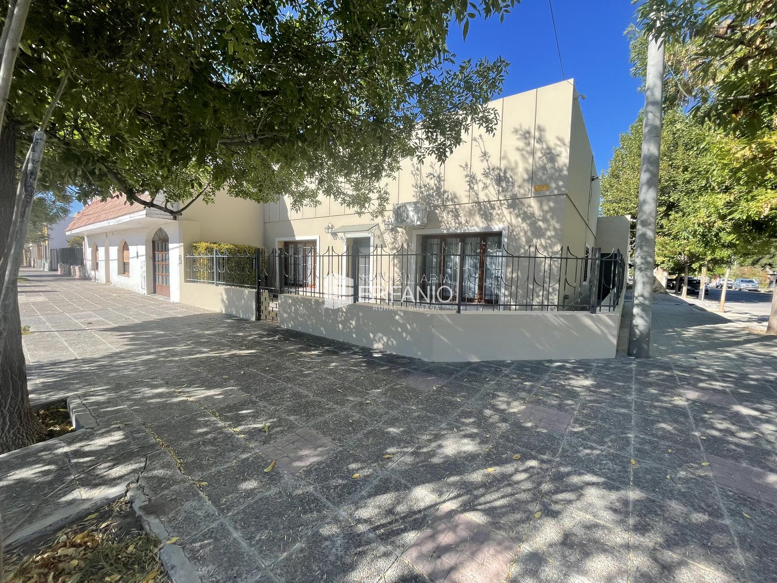 #5355207 | Venta | Casa | General Roca (Inmobiliaria Epifanio)