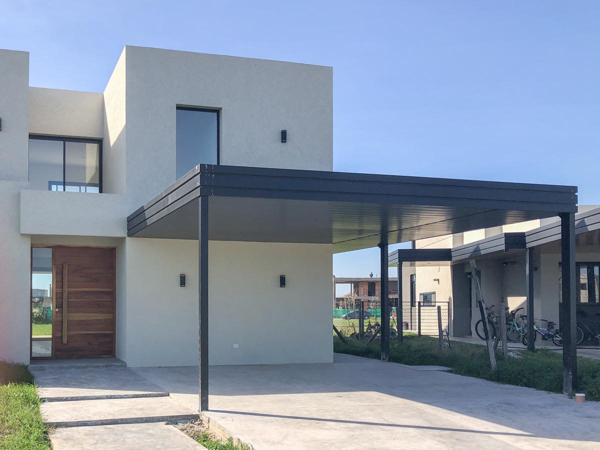 #5113520 | Venta | Casa | El Refugio (Turdera Propiedades)