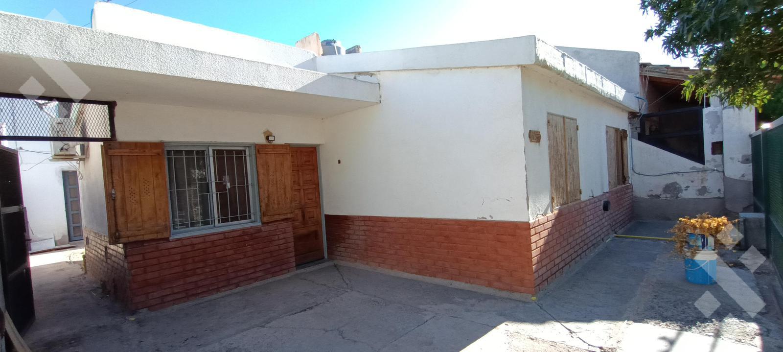 #4922384 | Venta | Casa | Cipolletti (Leonardo Sfeir)