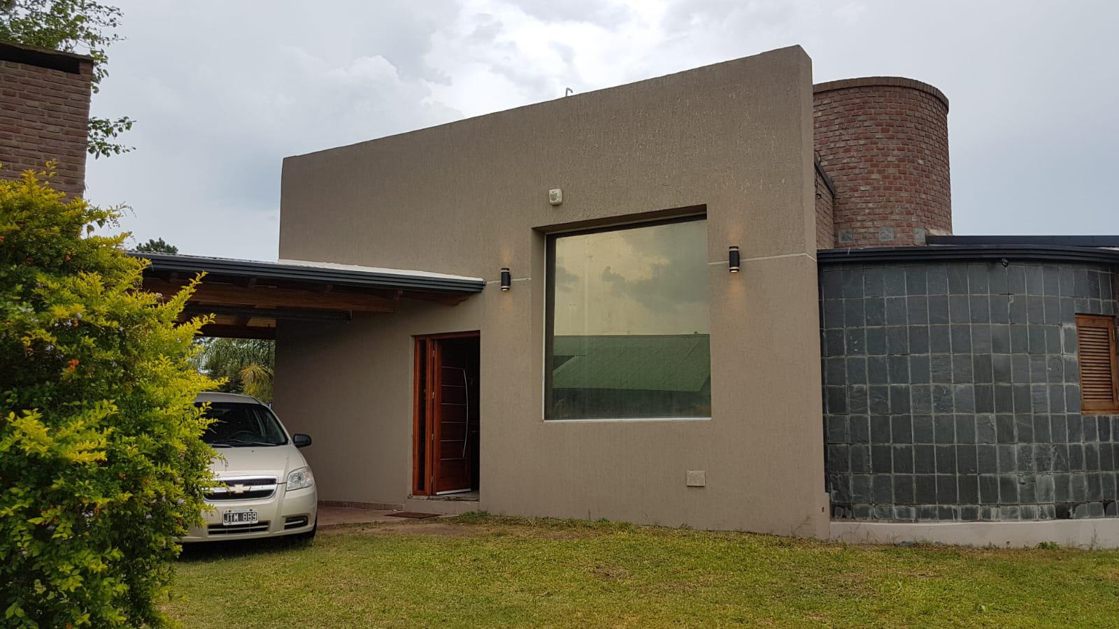 #4941773 | Venta | Casa | Colastine Norte (Dallas Inmobiliaria)