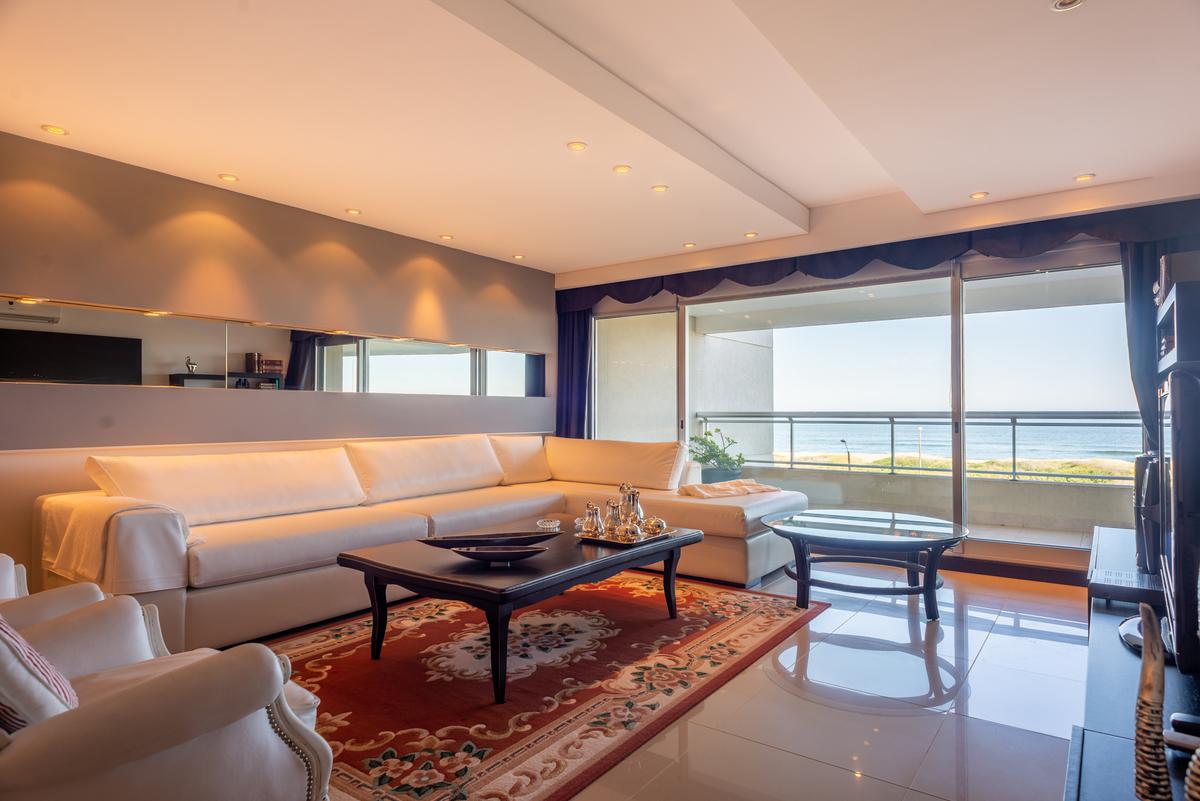 #3238516 | Rental | Apartment | Playa Brava (Emiliano Pedrozo)