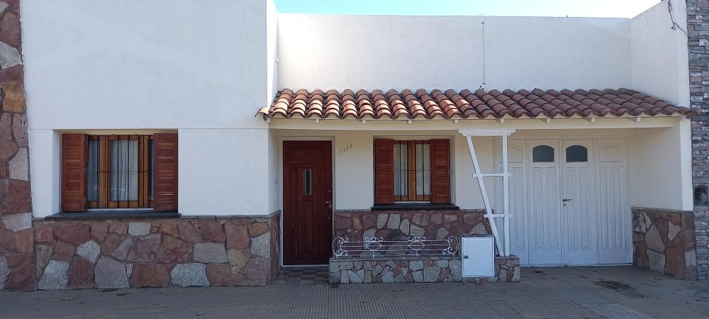 #4062170 | Venta | Casa | Necochea (Estudio Yacoub)