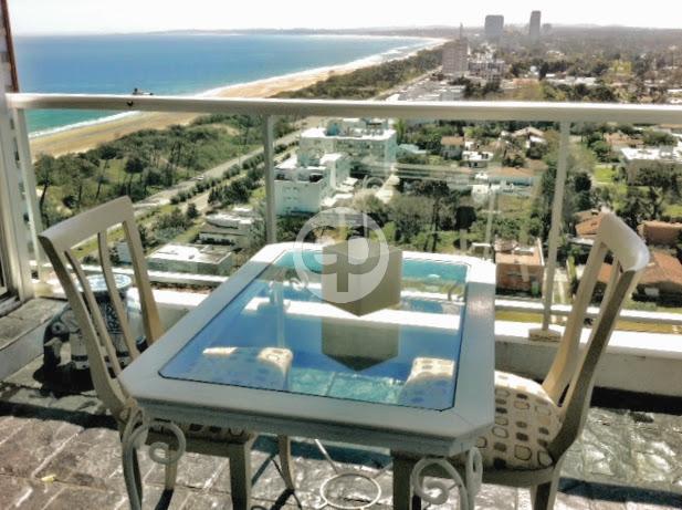 #3237637 | Venta | Departamento | Playa Mansa (Emiliano Pedrozo)