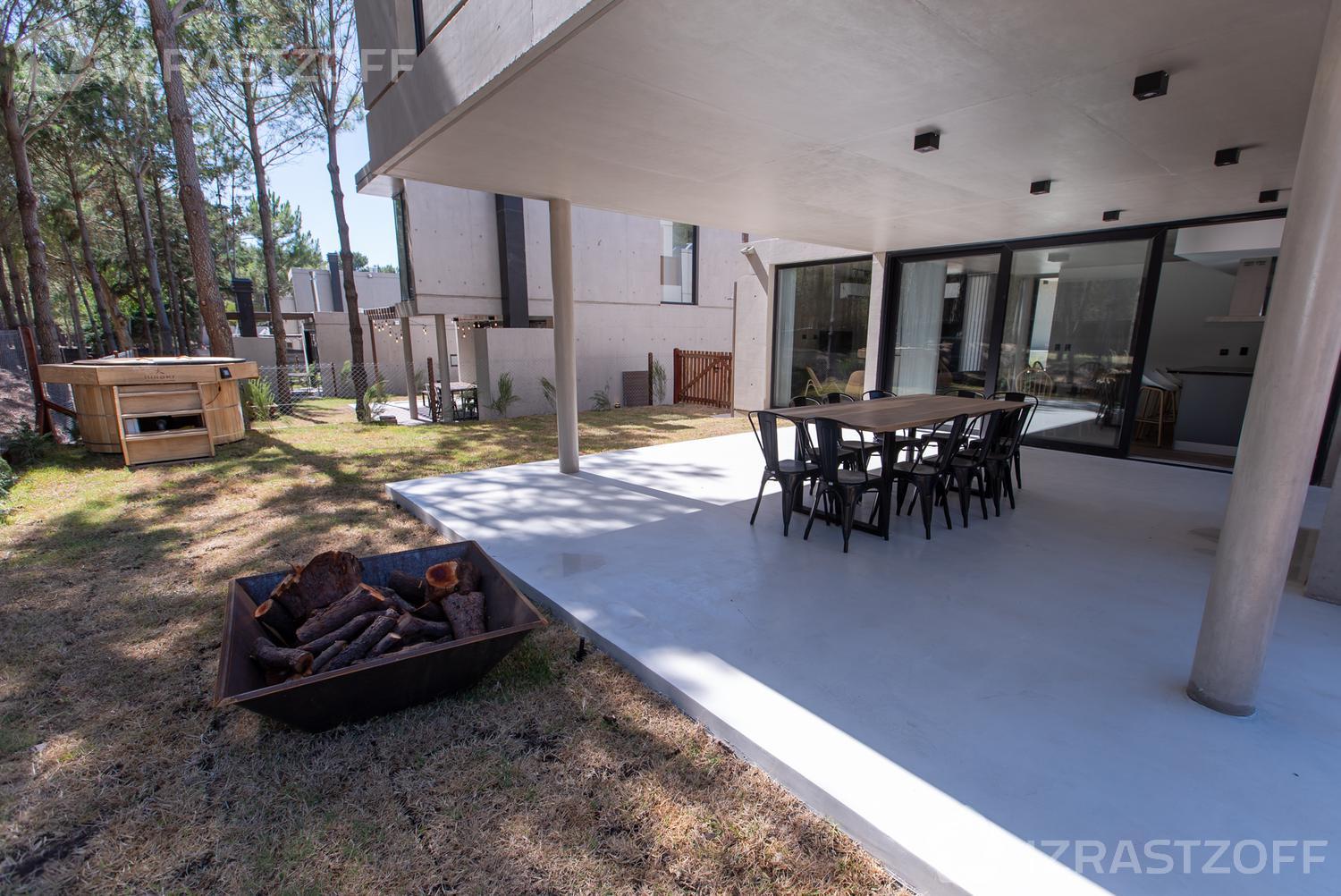 #2552688 | Venta | Casa | Segundas Colinas (Izrastzoff Agentes Inmobiliarios)