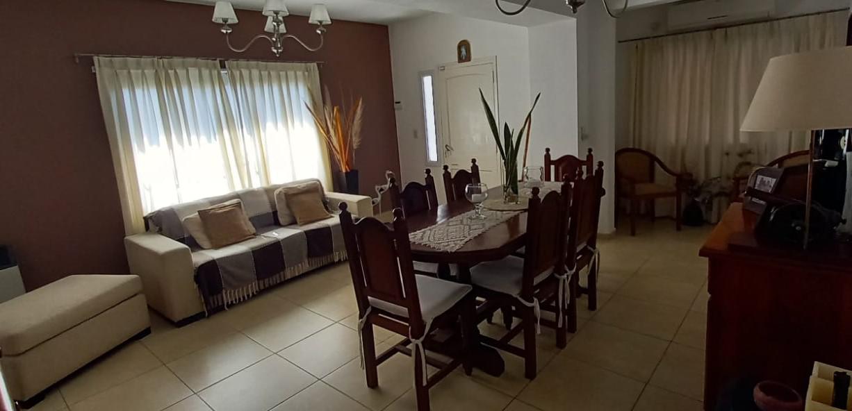 #4976280 | Venta | Casa | Villa Allende (B&B Brokers)