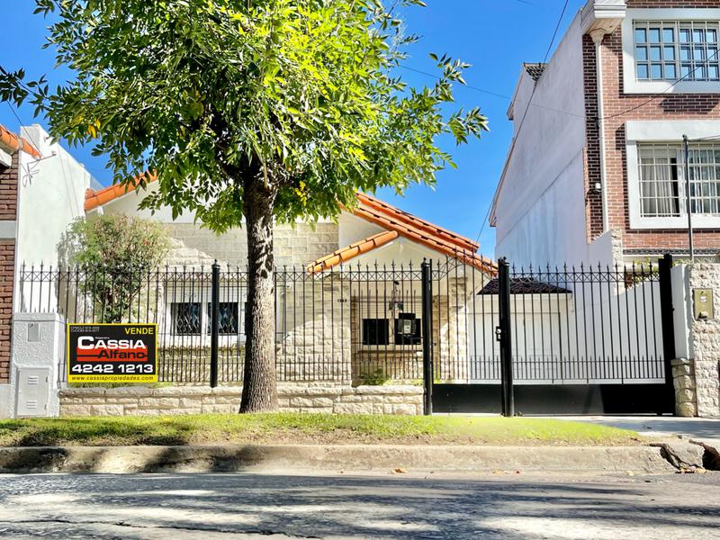 #5453551 | Venta | Casa | Banfield (CASSIA ALFANO GESTION INMOBILIARIA E INVERSION)