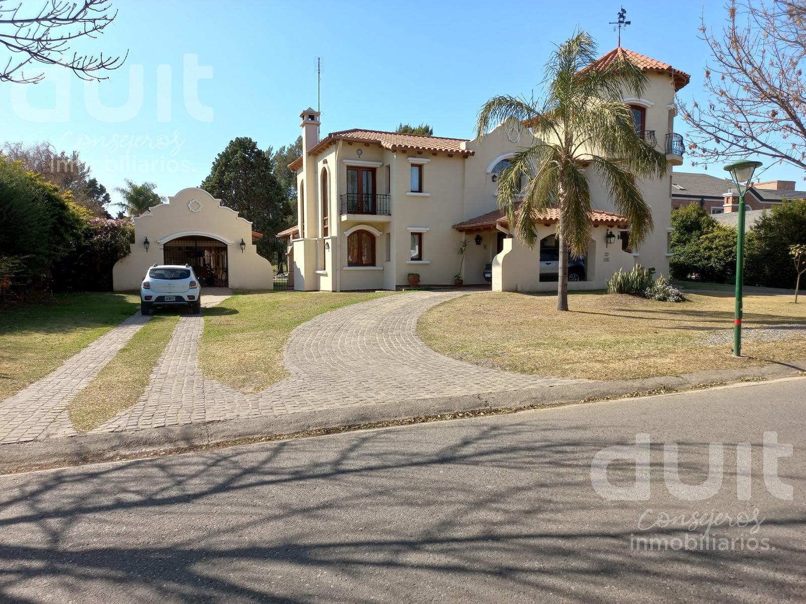 #4893514 | Venta | Casa | Jockey Club (Duit Propiedades)