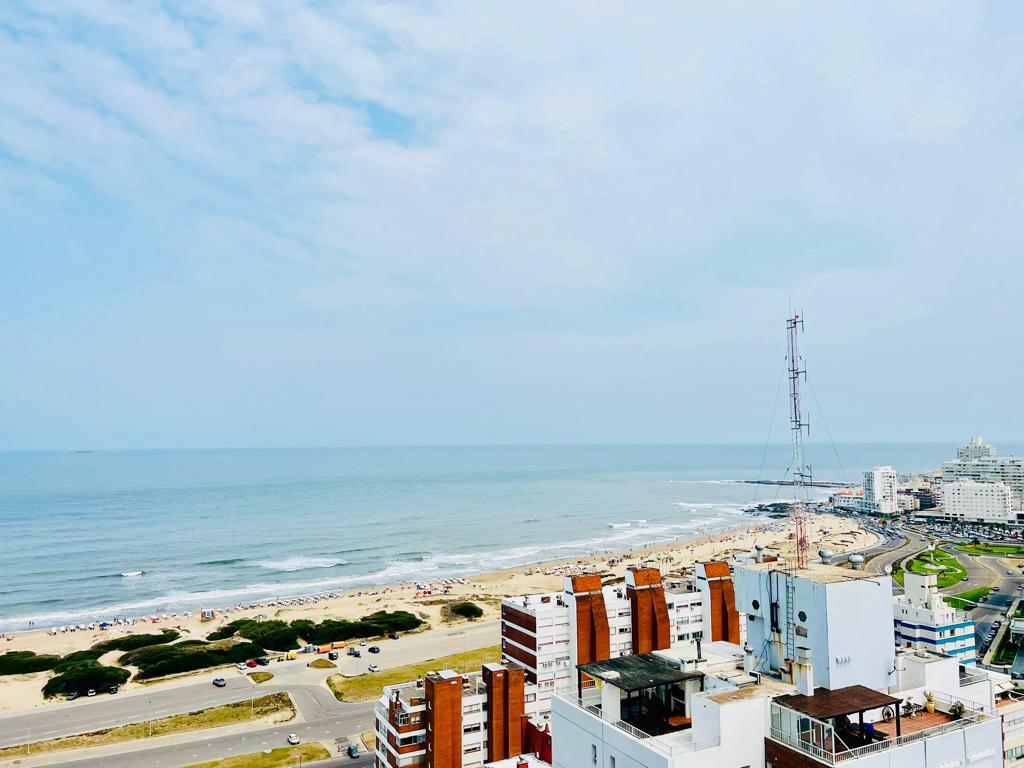 #3687957 | Venta | Departamento | Playa Brava (Emiliano Pedrozo)