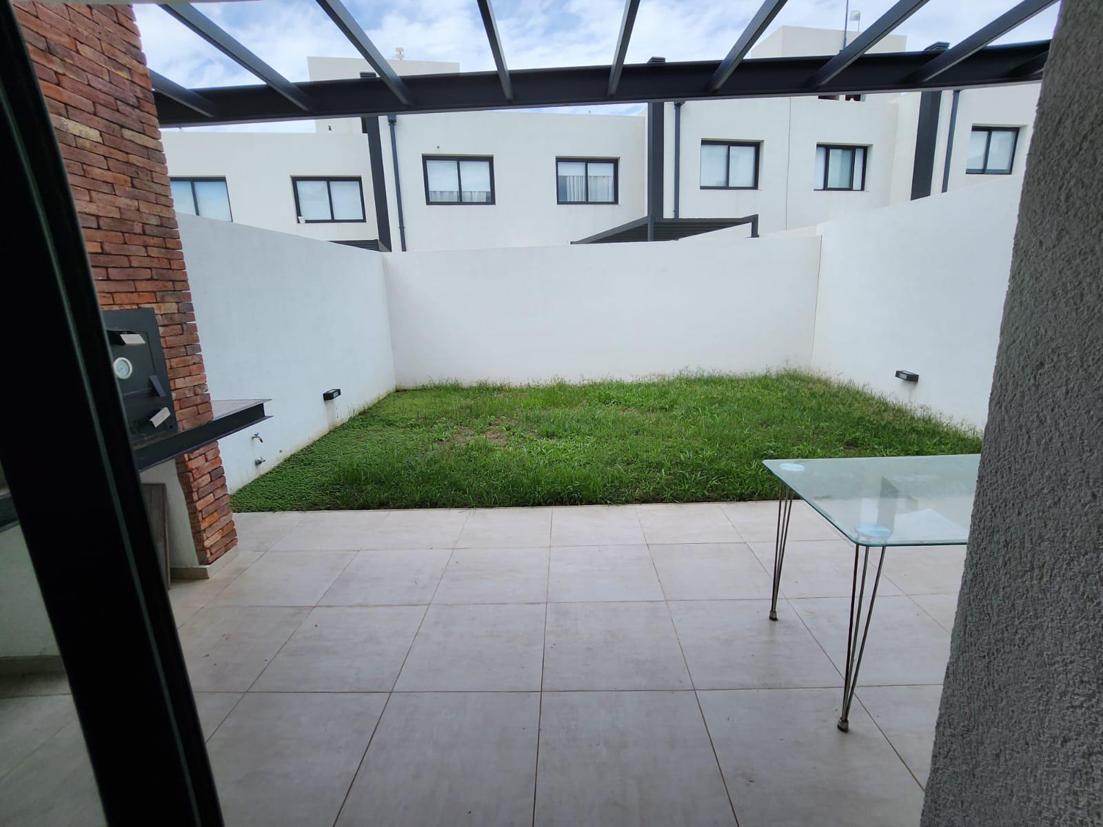 #4983654 | Venta | Casa | Lomas De San Martin (RUÉ Negocios Inmobiliarios)