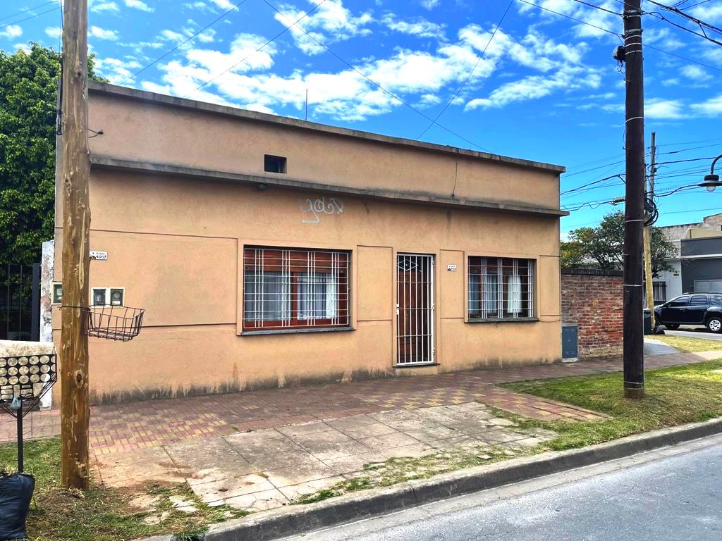 #4858374 | Venta | Casa | Villa Adelina (Ruiz Propiedades)