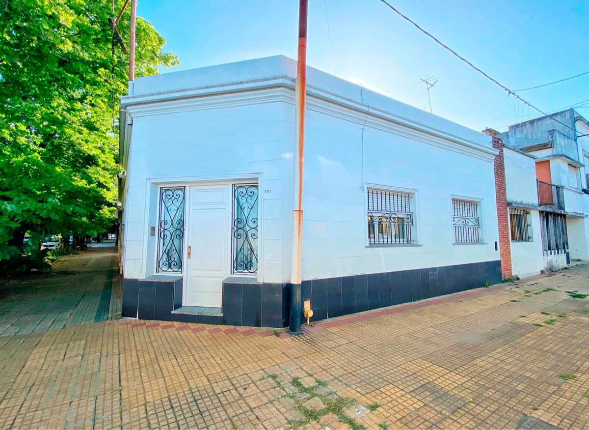 #5076037 | Venta | Casa | La Plata (Estudio Yacoub)