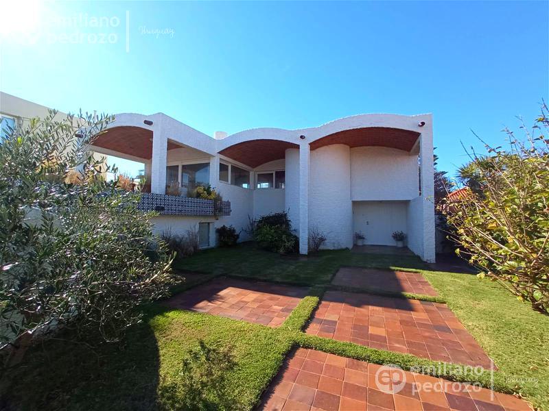 #2113199 | Venta | Casa | Península (Emiliano Pedrozo)