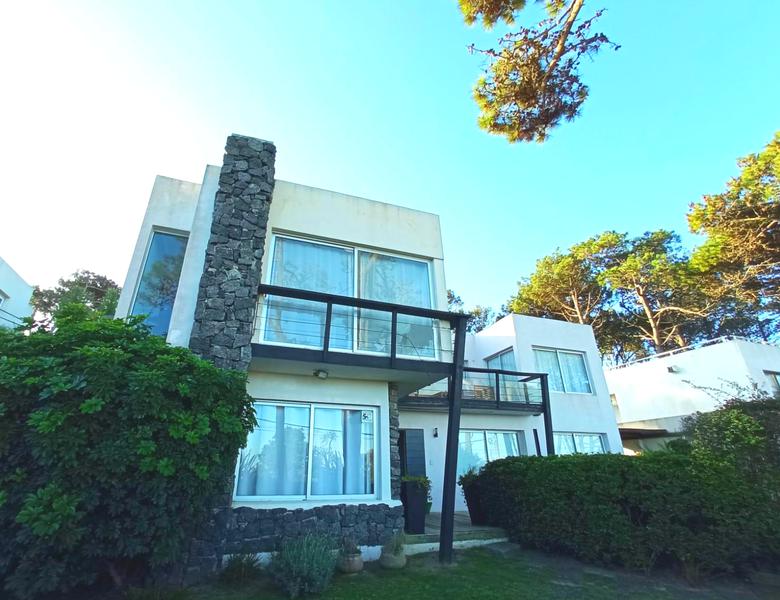 #3238168 | Venta | Casa | Montoya (Emiliano Pedrozo)