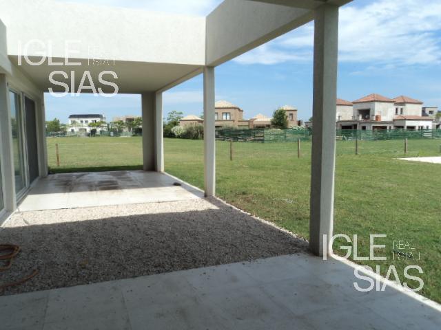 #5436235 | Alquiler | Casa | El Golf (Gabriela Iglesias Negocios Inmobiliarias)