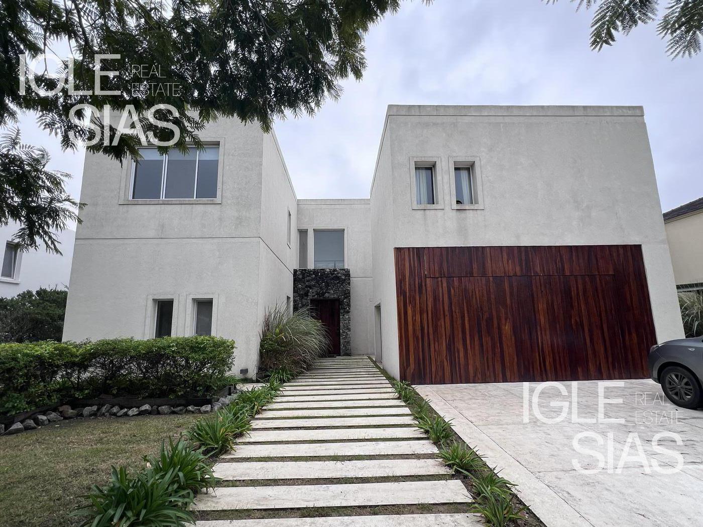 #5296982 | Sale | House | El Golf (Gabriela Iglesias Negocios Inmobiliarias)