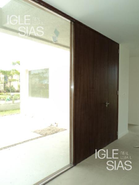 #5436235 | Alquiler | Casa | El Golf (Gabriela Iglesias Negocios Inmobiliarias)