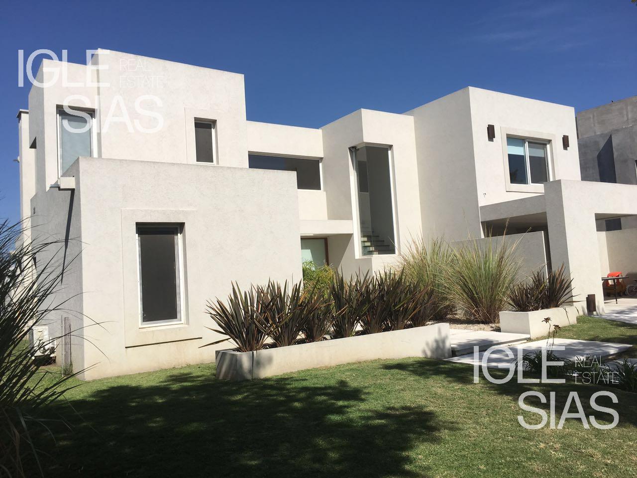 #5436235 | Alquiler | Casa | El Golf (Gabriela Iglesias Negocios Inmobiliarias)