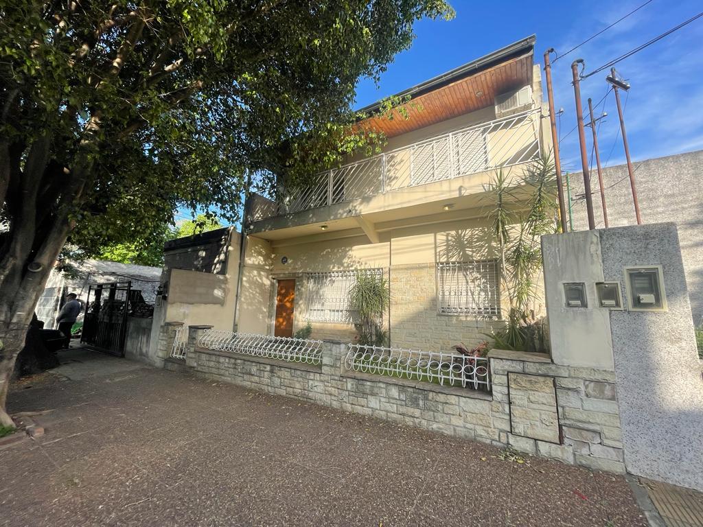 #3251873 | Venta | Casa | Villa Lynch (Gomez de Montanari)