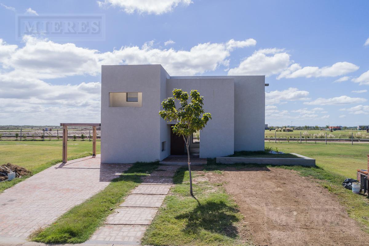 #4848550 | Venta | Casa | Puertos del Lago - Barrio Los Ceibos (Mieres Propiedades)