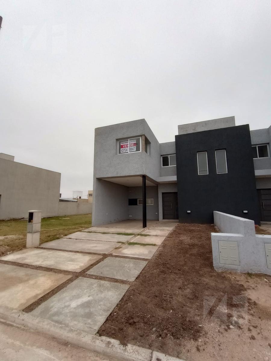 #5019395 | Venta | Casa | Altos de Manantiales (ZF Propiedades)