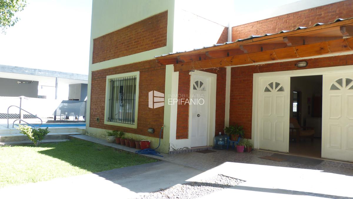 #2546666 | Venta | Casa | General Roca (Inmobiliaria Epifanio)