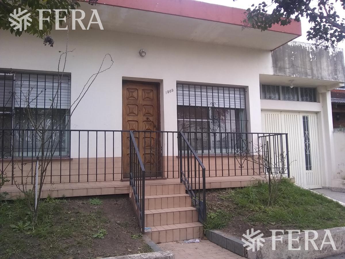 #4893757 | Venta | Casa | Quilmes Oeste (Fera y Asociados)